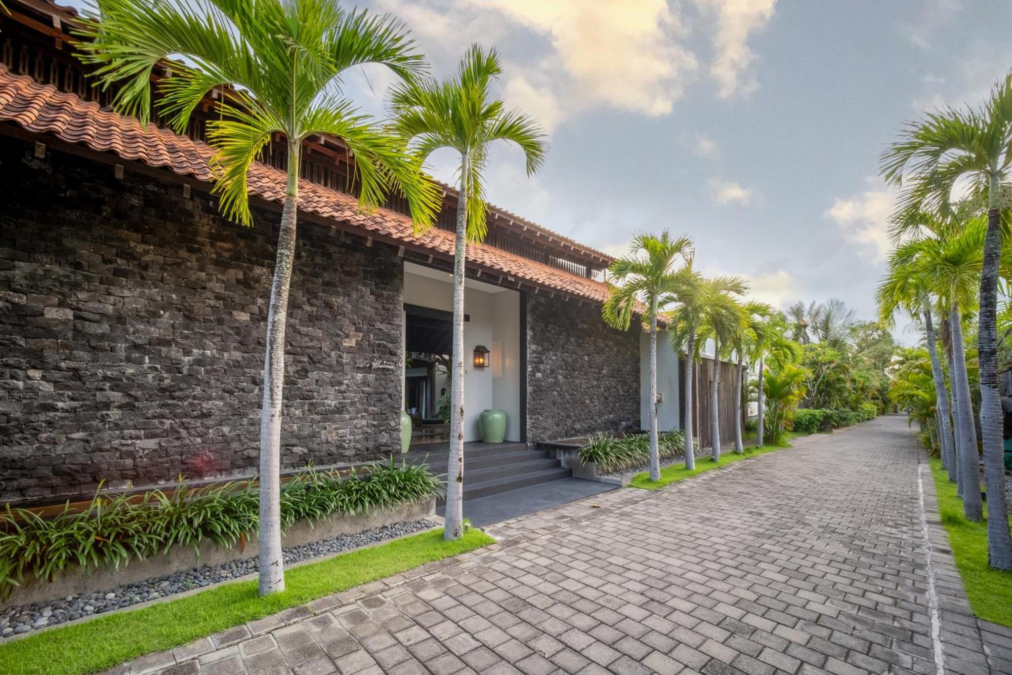 Villa De Suma - Fully Staffed Luxury Villa, Walk To The Beach! Seminyak  Bagian luar foto