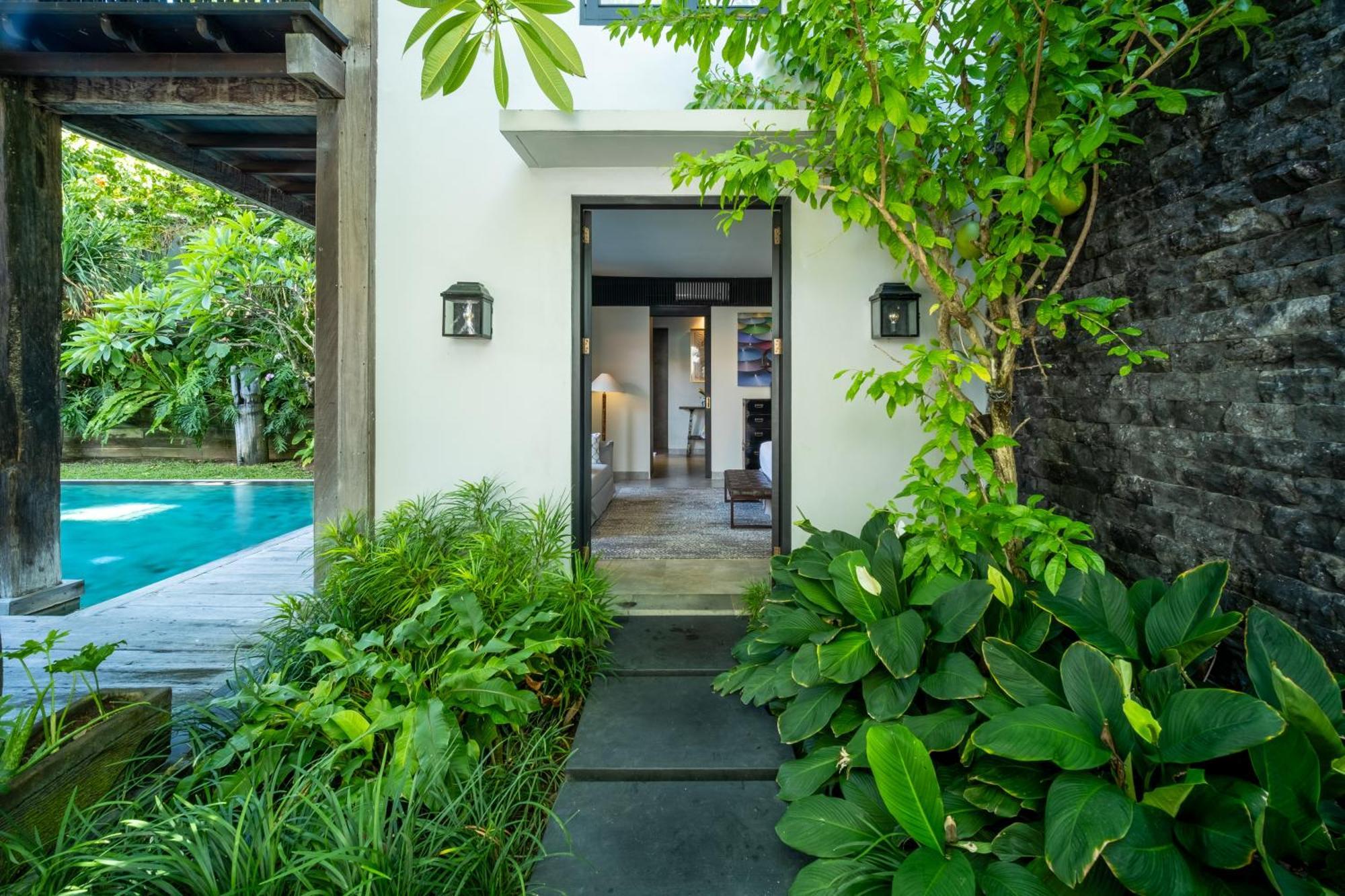 Villa De Suma - Fully Staffed Luxury Villa, Walk To The Beach! Seminyak  Bagian luar foto