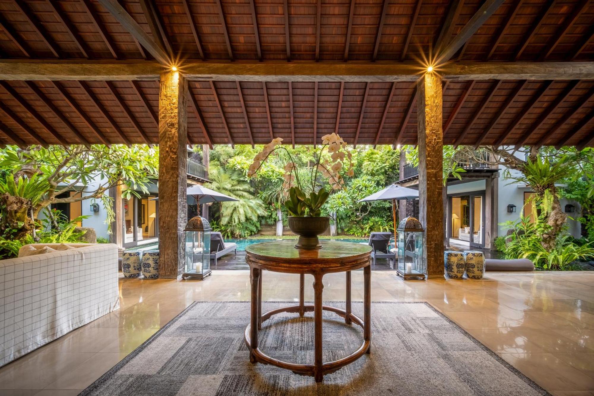 Villa De Suma - Fully Staffed Luxury Villa, Walk To The Beach! Seminyak  Bagian luar foto