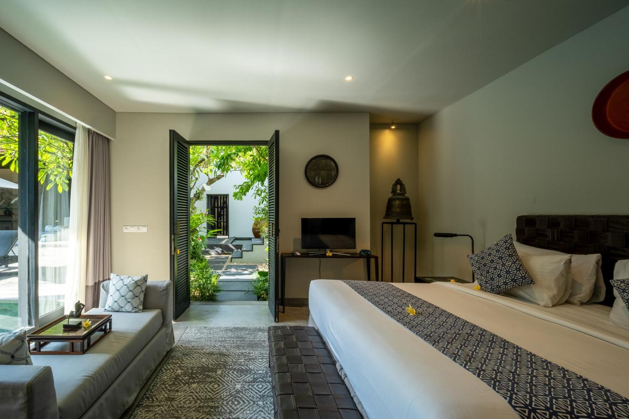Villa De Suma - Fully Staffed Luxury Villa, Walk To The Beach! Seminyak  Bagian luar foto