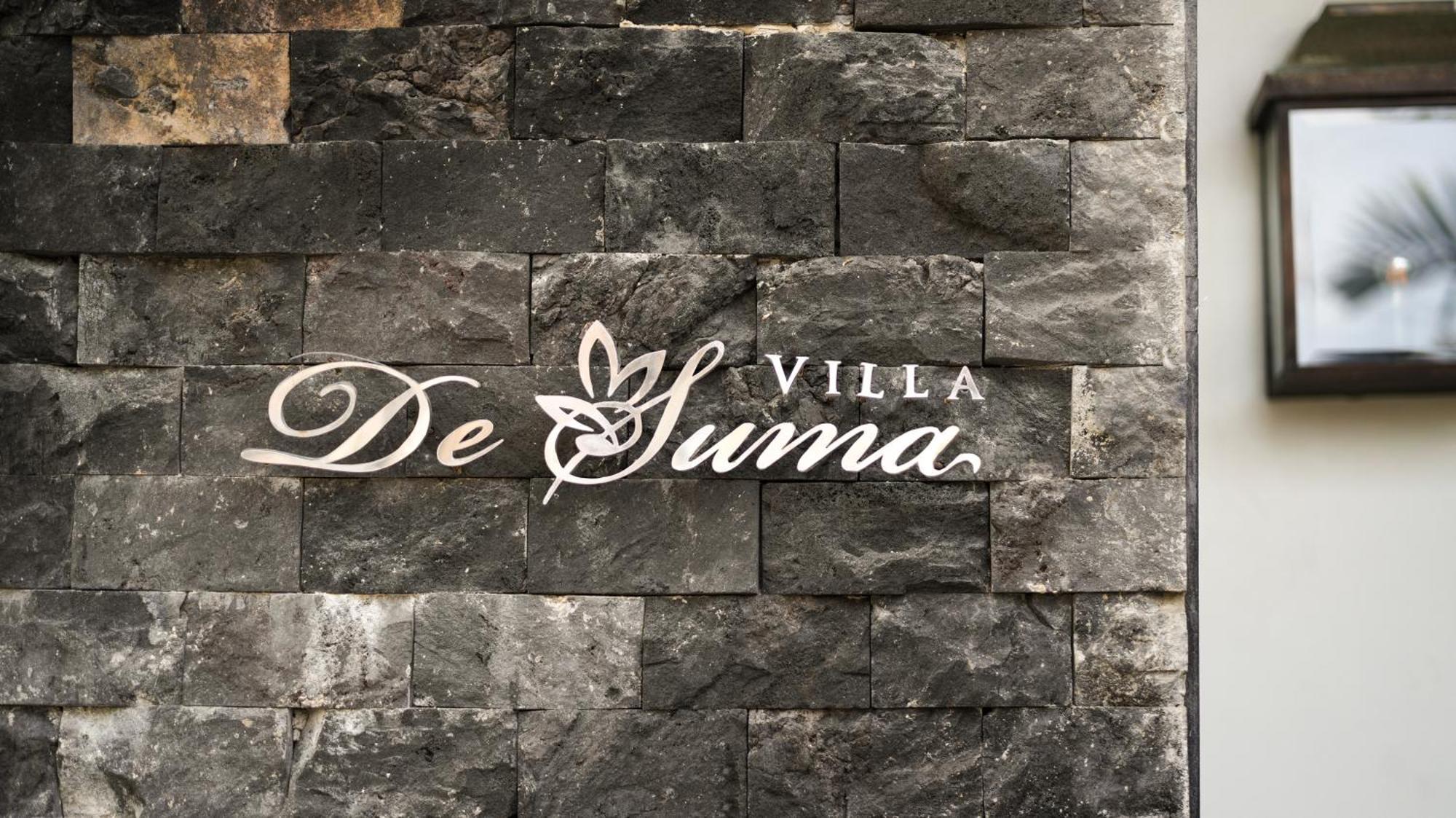 Villa De Suma - Fully Staffed Luxury Villa, Walk To The Beach! Seminyak  Bagian luar foto